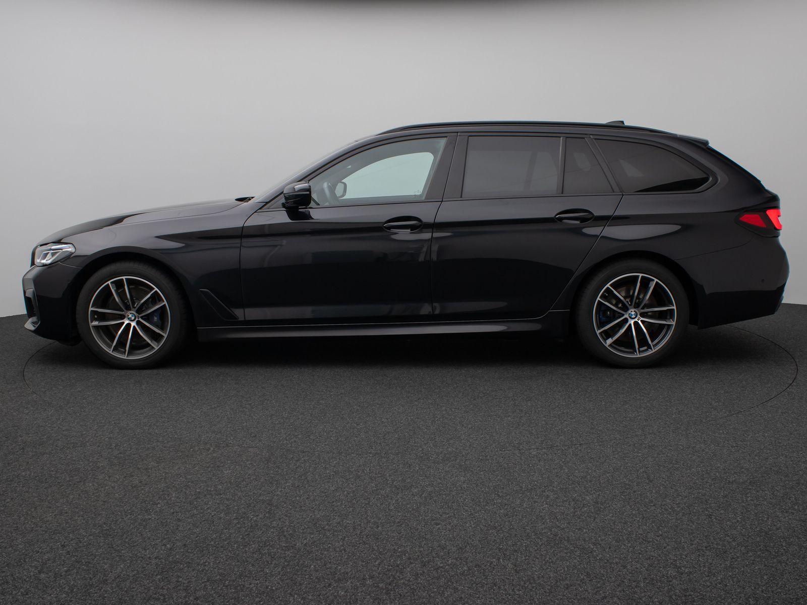 Fahrzeugabbildung BMW 540d xD M Sport Panorama Kamera Laser HUD AHK