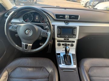 Volkswagen Passat Alltrack - 9
