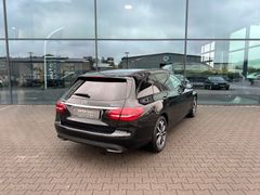 Fahrzeugabbildung Mercedes-Benz C 220d T 4Matic Autom. Night LED Comand Kamera