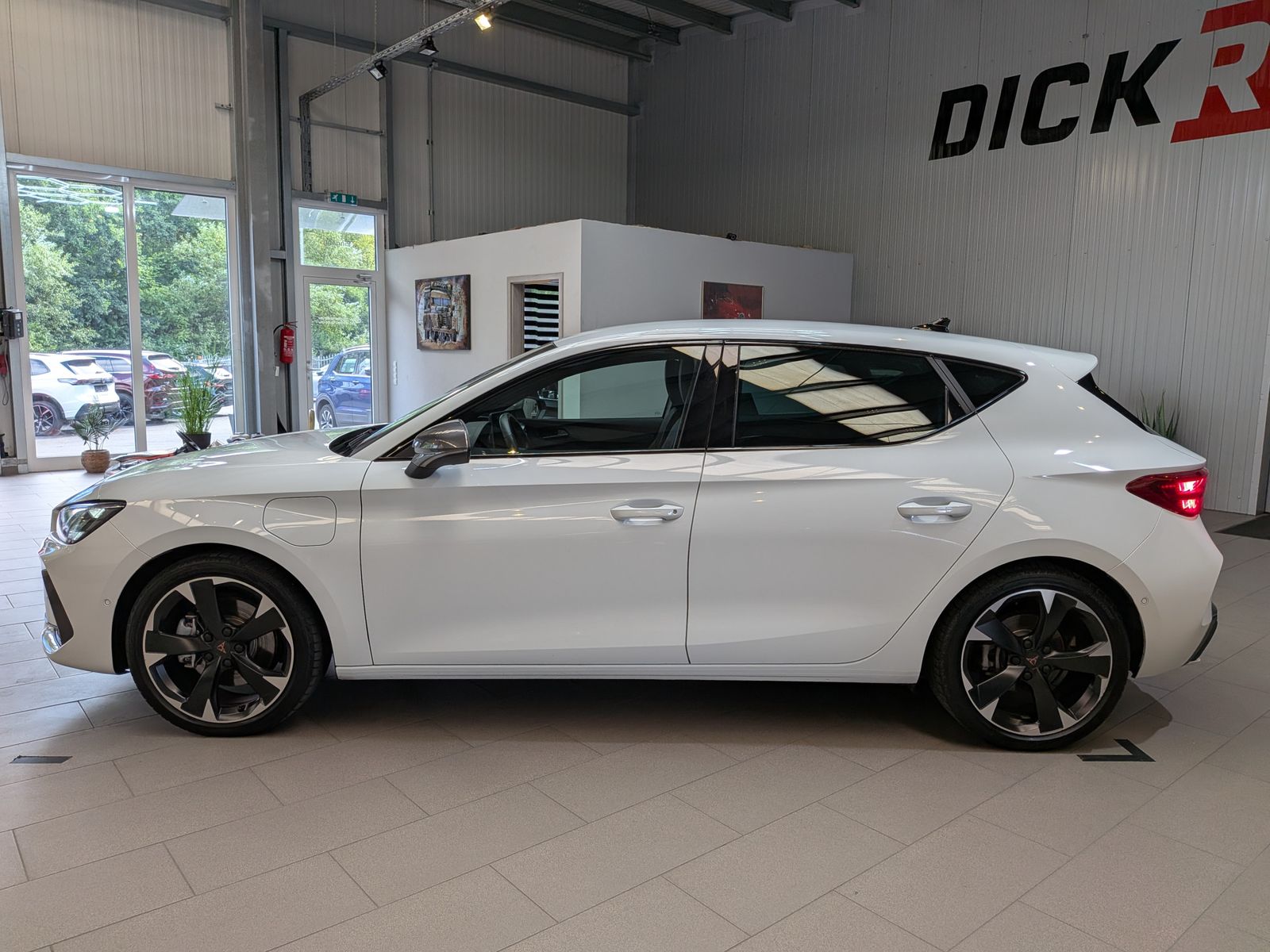 Fahrzeugabbildung CUPRA Leon 1.5 e-Hybrid MATRIX*ACC*EDGE*CARPLA*SoH100%