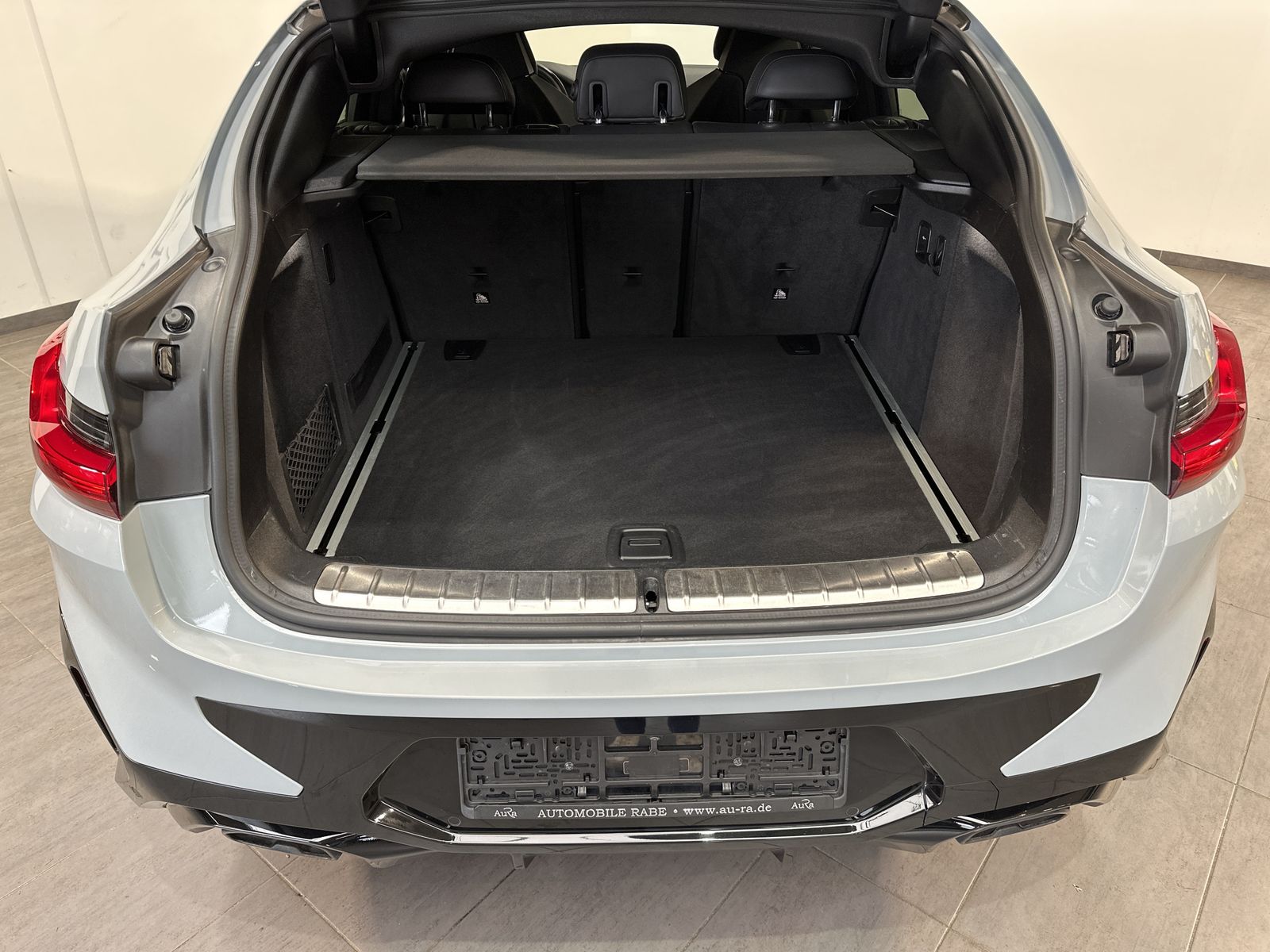 Fahrzeugabbildung BMW X4 M40d NAV+LASER+AHK+HEAD-UP+H&K+21ZOLL+360°+AC