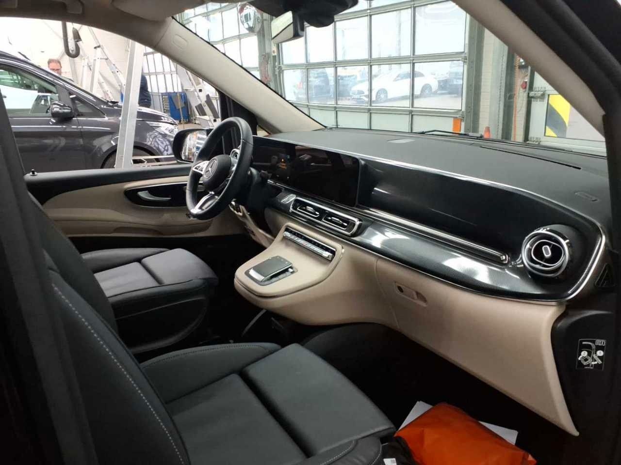 Fahrzeugabbildung Mercedes-Benz V 300 d MARCO POLO AMG Markise AHK2,5to AIRMATIC