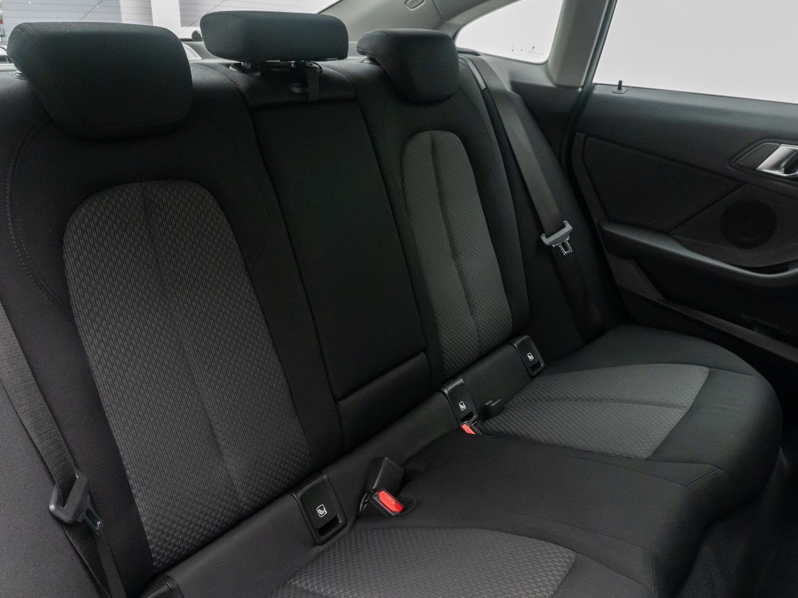 Fahrzeugabbildung BMW 218i Gran Coup&eacute; DAB PDC LED Geschwindigkeitsreg