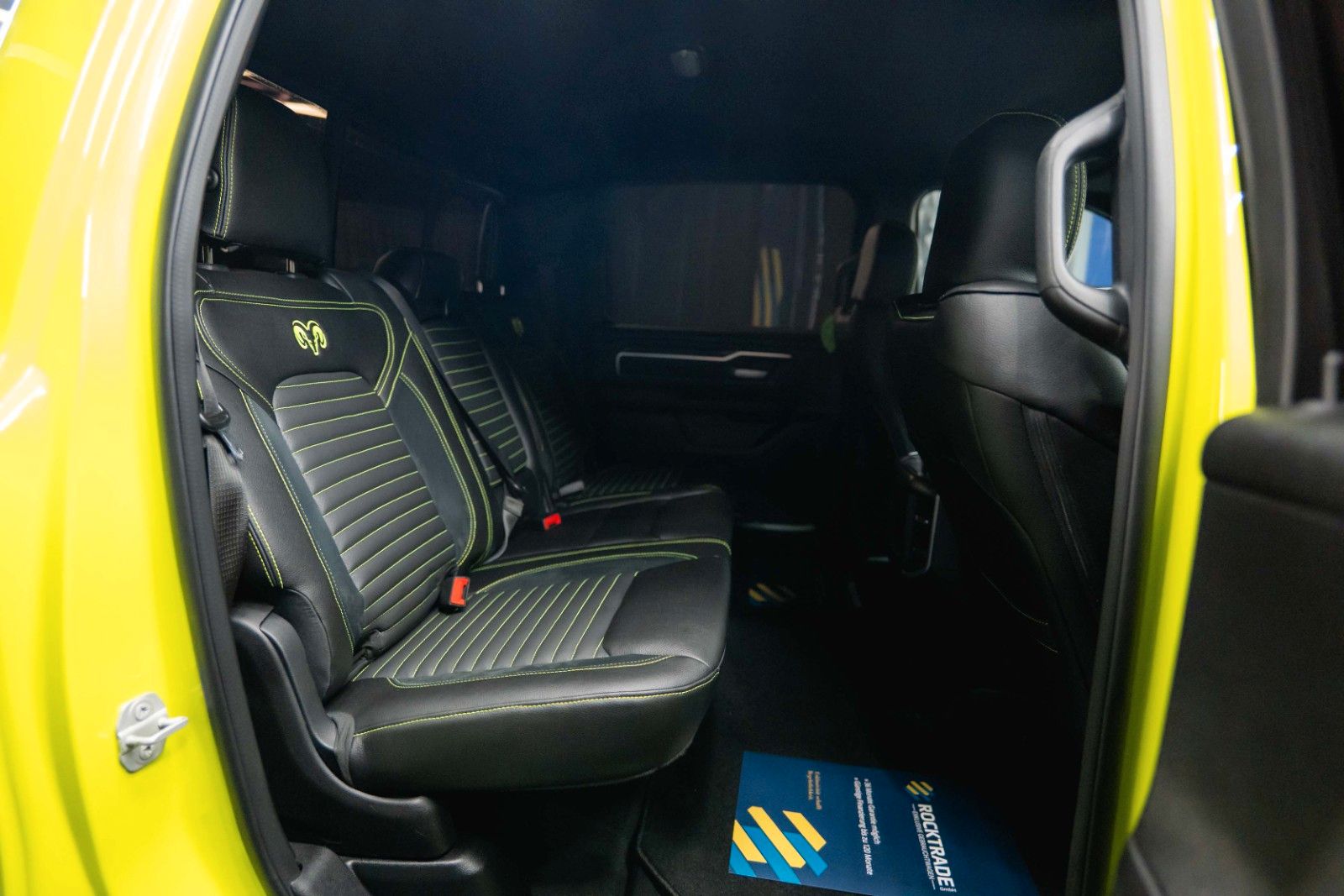 Fahrzeugabbildung Dodge RAM 5.7 V8 4x4 OFFROAD ACID YELLOW Edition LED