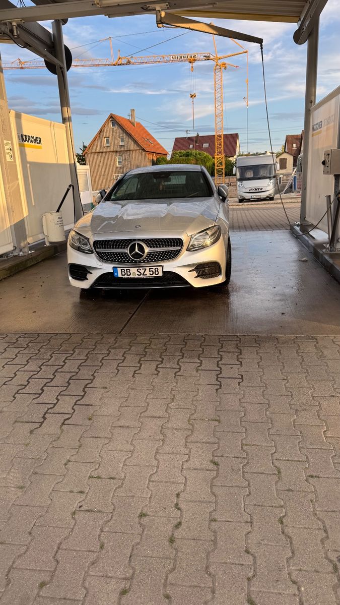 MERCEDES-BENZ E 200 Autom. AMG 