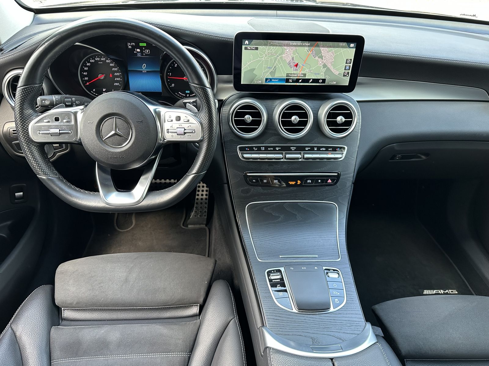 Fahrzeugabbildung Mercedes-Benz GLC 300de 4Matic AMG-Line NAV+LED+ACC+KAM+19ZOLL