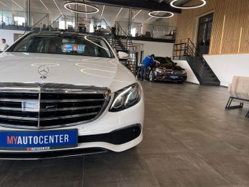 Mercedes-Benz E 300 de Lim. Aut. Avantgarde *LED*LEDER*PANO*