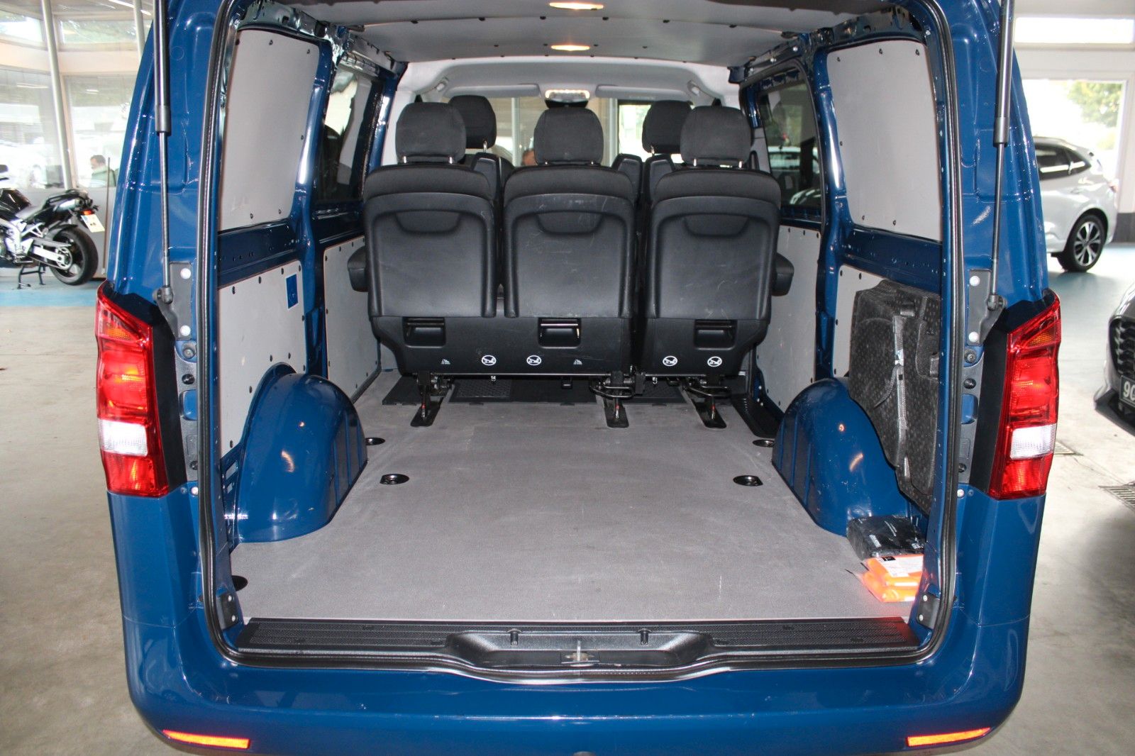 Fahrzeugabbildung Mercedes-Benz Vito MIXTO LANG 5-Si Klima STDHZ NAVI AHK CAM