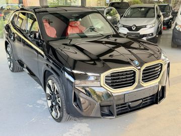 BMW XM - 5