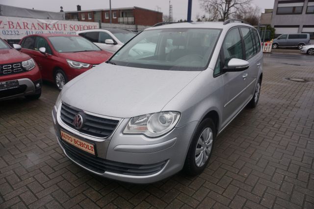 Volkswagen Touran  7 SITZER,   NEUER AT -  MOTOR 100 000 km