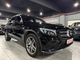 Mercedes-Benz GLC 350 d 4M AMG/PANO/KEYLES/AUT/LED/NAVI/KAMERA - schwarze Mercedes-Benz GLC 350