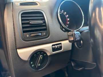 MYAUTOCENTER – Gebraucht- und Jahreswagen mit Werkstattservice in Pfaffenhofen Skoda Yeti Ambition Plus Edition 4x4 *1.HAND*AHK*XENON