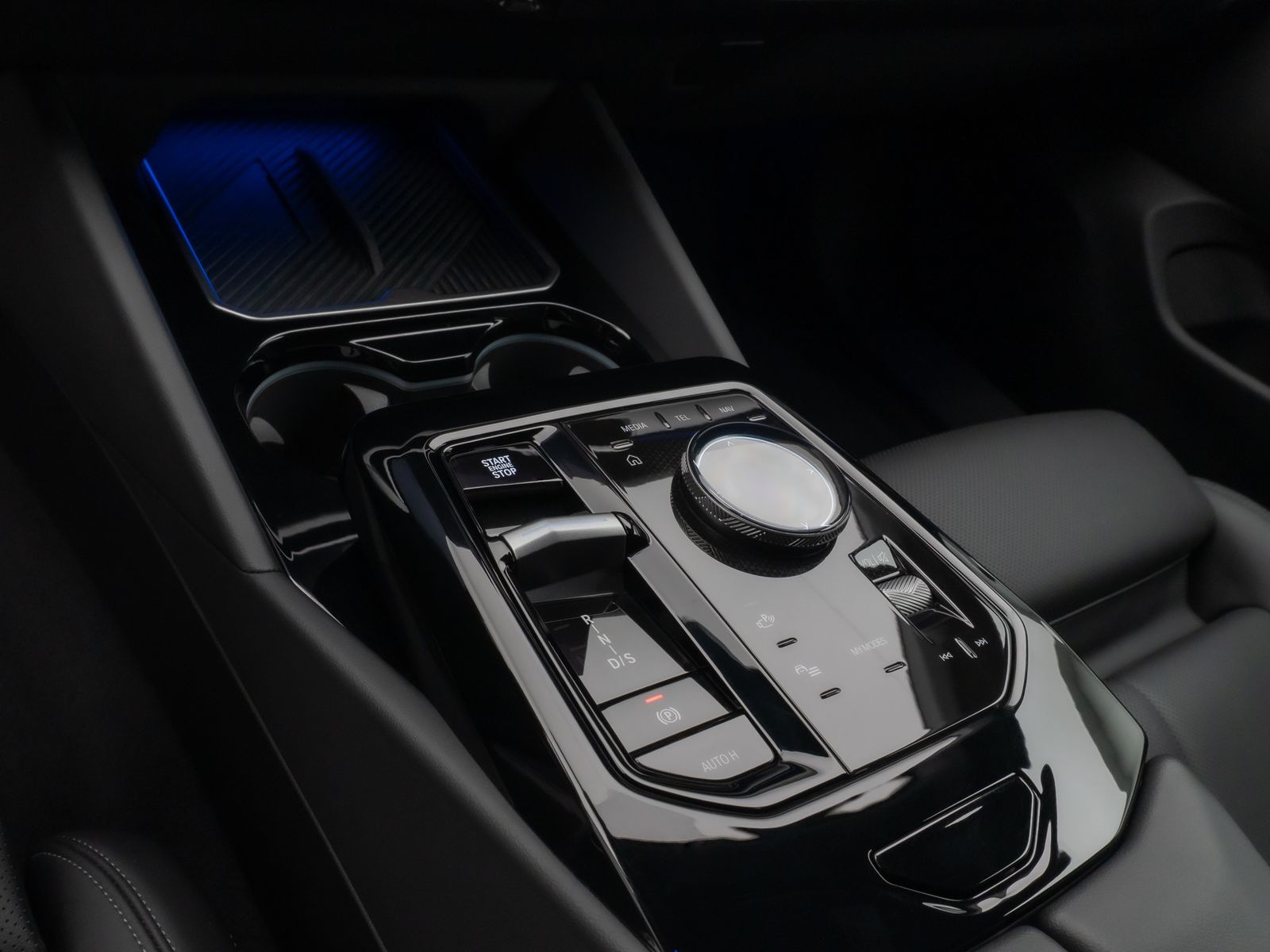 Fahrzeugabbildung BMW 520d Kamera DAB H/K Leder AdaptivLED Alarm Sport