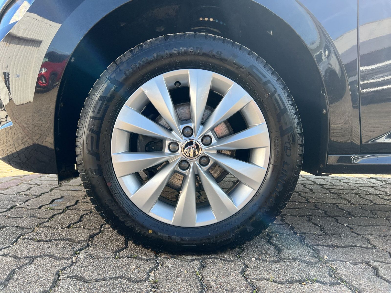 Fahrzeugabbildung SKODA Kamiq 1.6 TDI Ambition LED VIRTUAL KAMERA