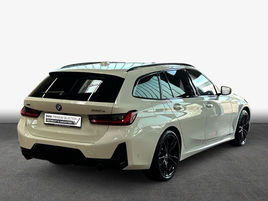 BMW 330e Touring xDrive Aut. M-PaketPro AHK Pano LED foto 2