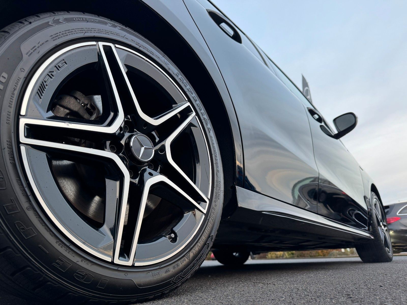 Fahrzeugabbildung Mercedes-Benz B 250e Edition2020+AMG+Ambiente+Night+LED