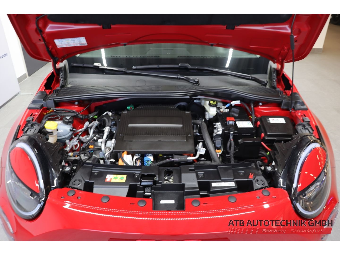 Fahrzeugabbildung Fiat 600e 54kWh Red SOH 97,1% LED Apple CarPlay Klima