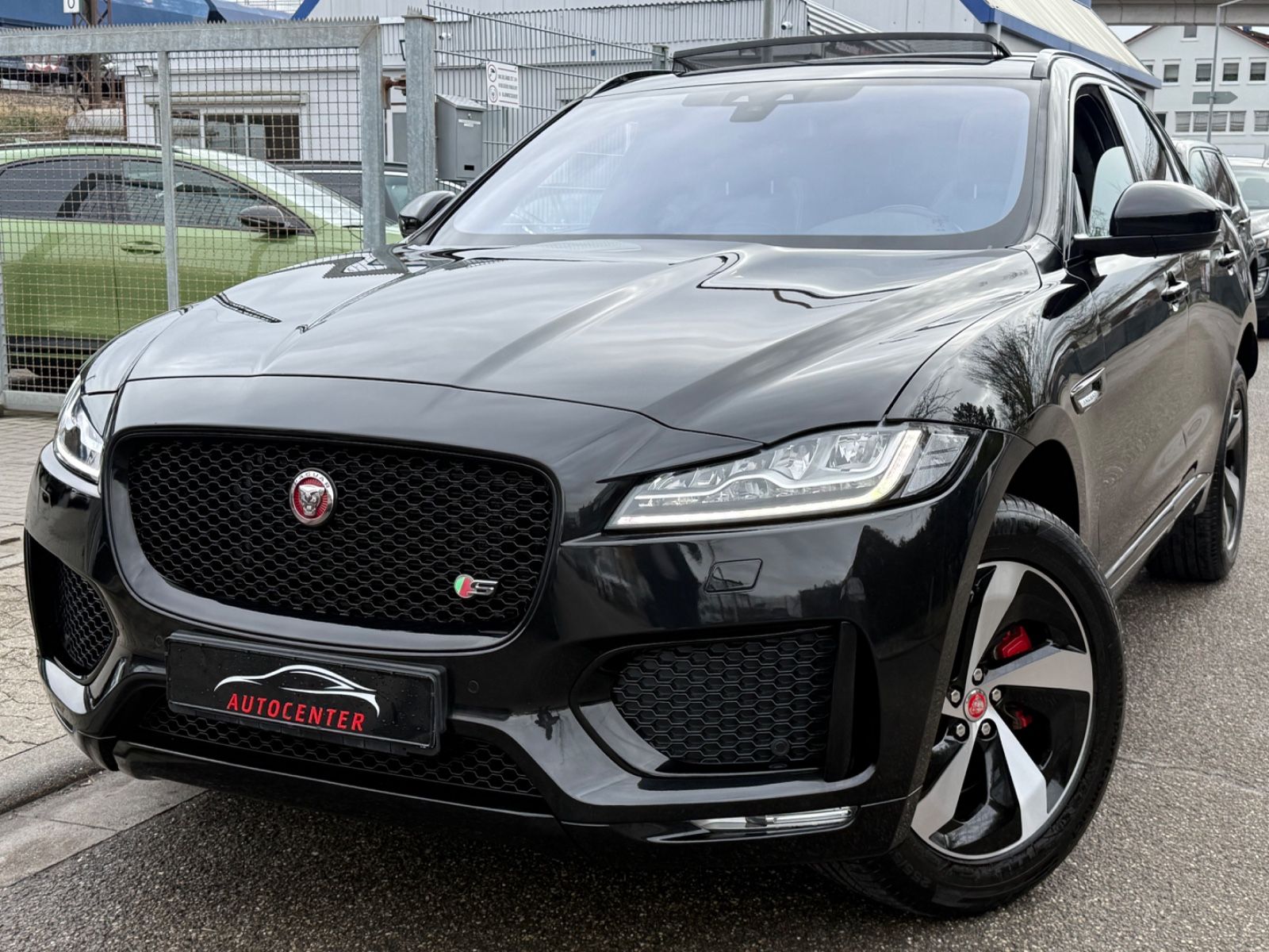 JAGUAR F-Pace