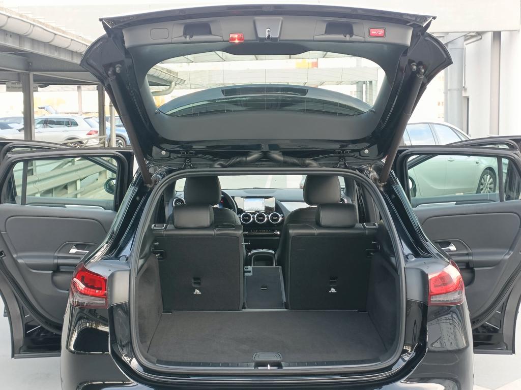 Mercedes-Benz GLA 180