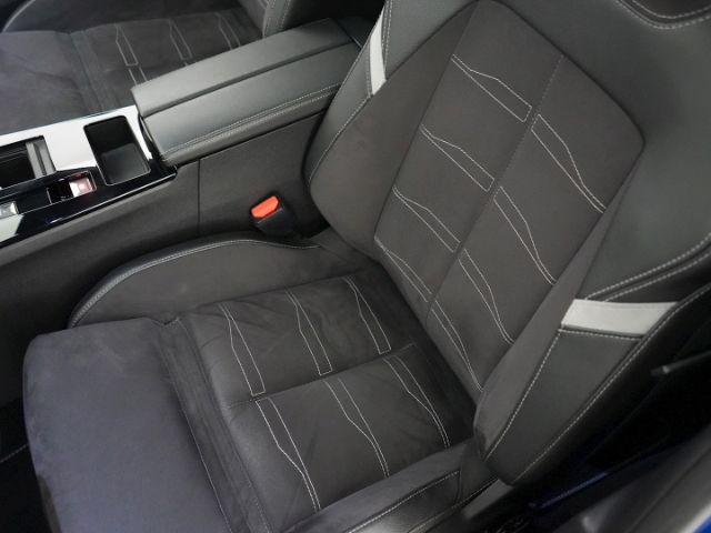 Astra L ST ULTIMATE PHEV AT+LED PIXEL MATRIX+NAV