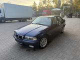 BMW E36 318i! LEDER! AUTOMATIK! KLIMA! VOLL!HU NEU! - BMW 318: Limousine, E36