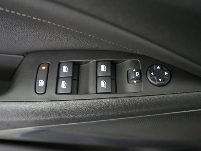 Crossland ELEGANCE AT+NAVI+RÜCKFAHRKAMERA+SITZ-/