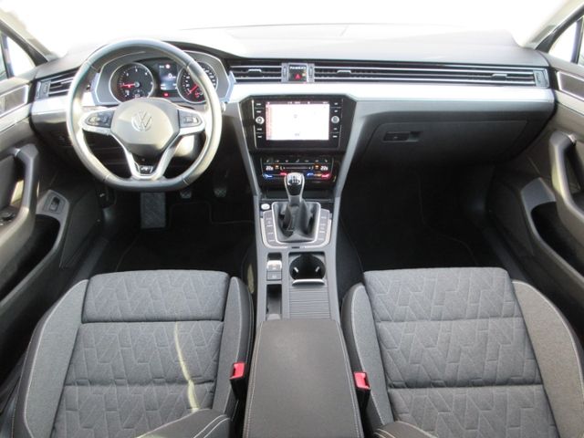Passat Variant 2.0 TDI R-LINE EXT./AHK/18-ZOLL/L