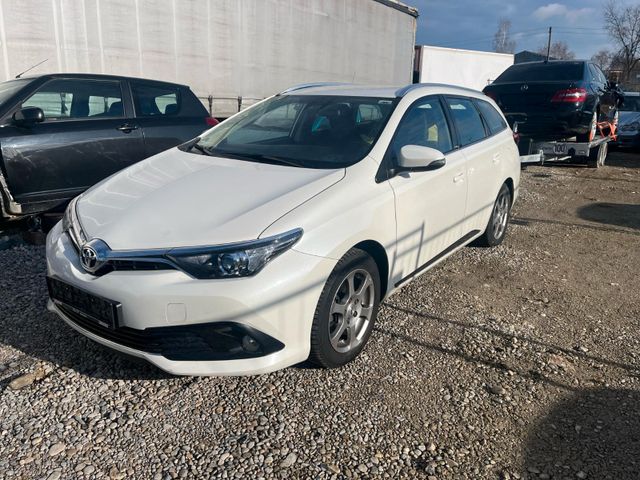 Toyota Auris Touring Sports Edition-S