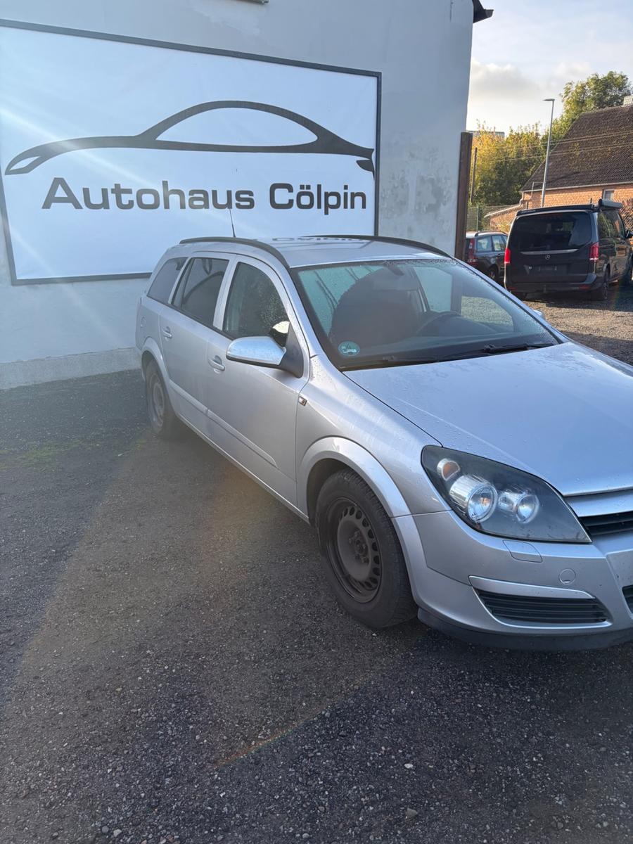 Opel Astra 2005 — rear view