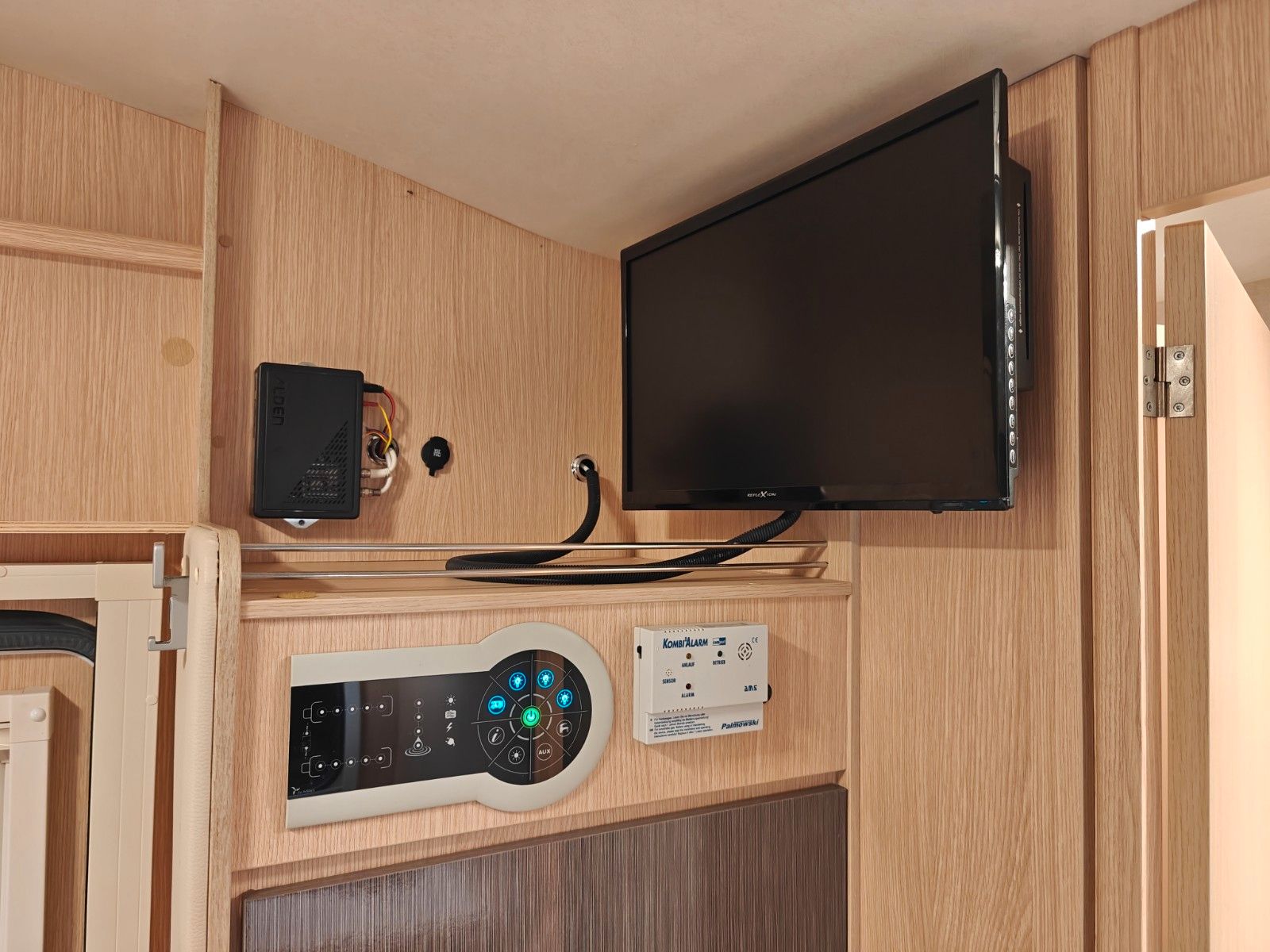 Fahrzeugabbildung XGO Dynamic 95 P - Autom. SAT, TV, Einzelbetten -