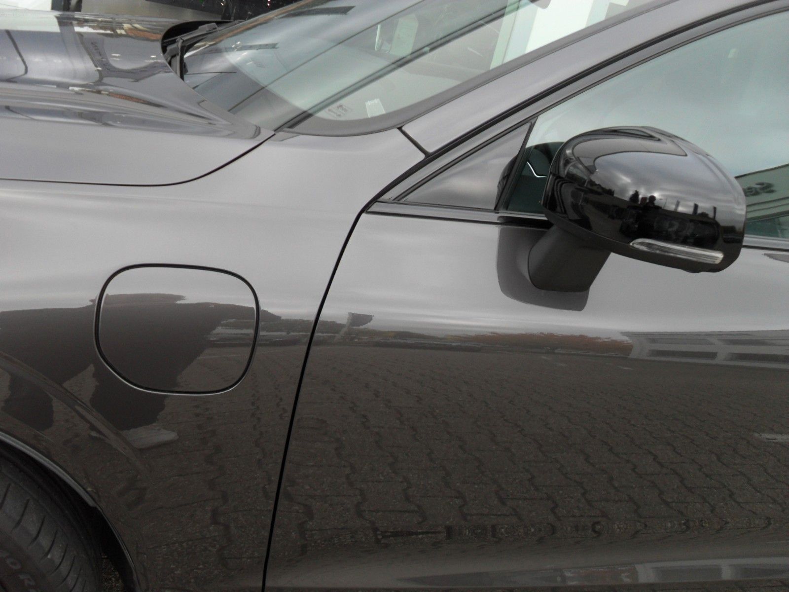 Fahrzeugabbildung Volvo XC60 T6 Plus Dark | AWD | 21er | Licht