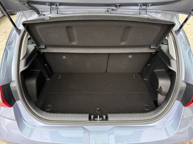 Fahrzeugabbildung Hyundai i20 Essential 1.0 T-GDI +CARPLAY+TEMPOMAT+SHZ+RF