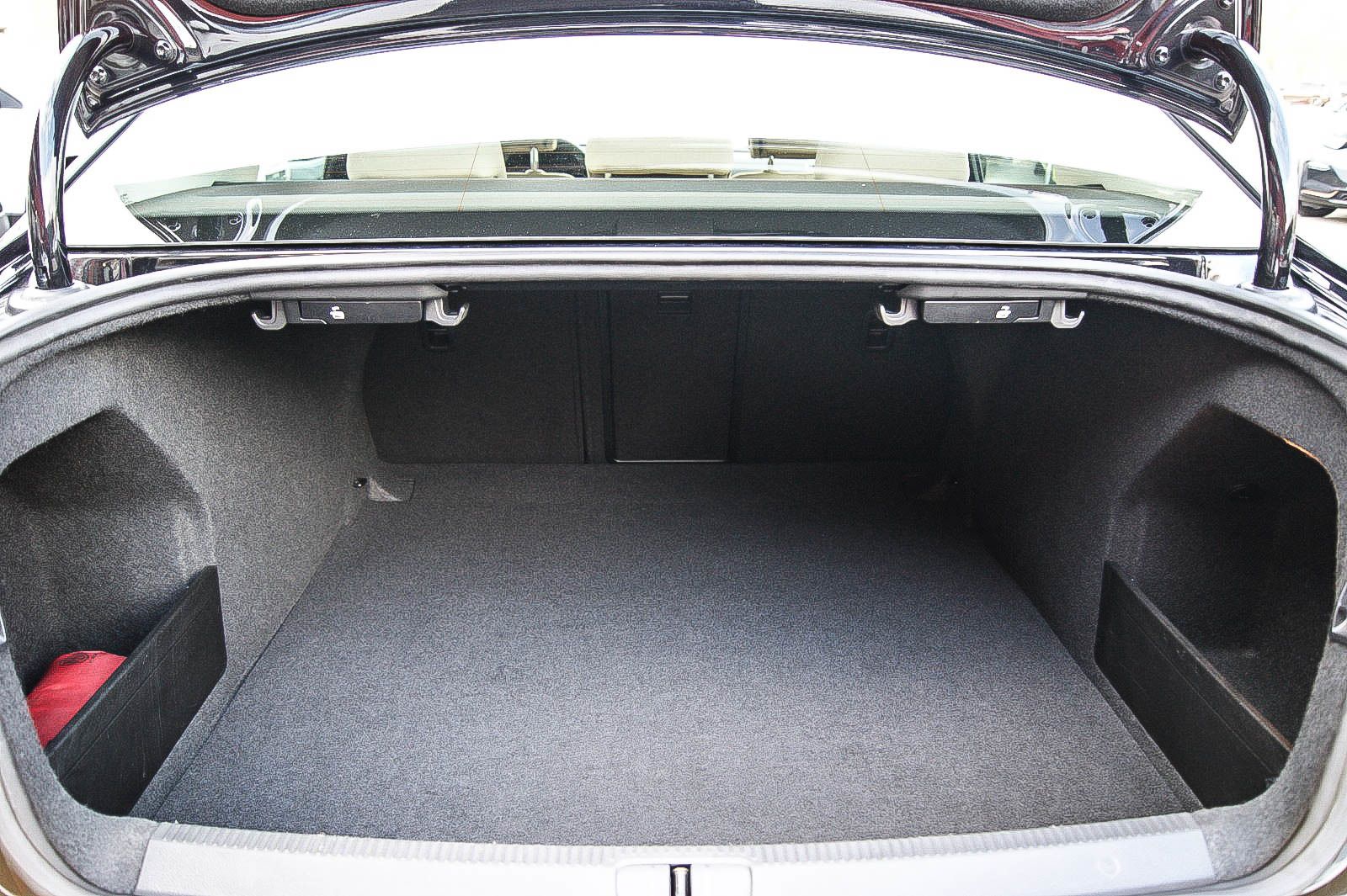 Fahrzeugabbildung Volkswagen Passat Lim 1.8TSI DSG XENON PDC BUSINESS WINTER