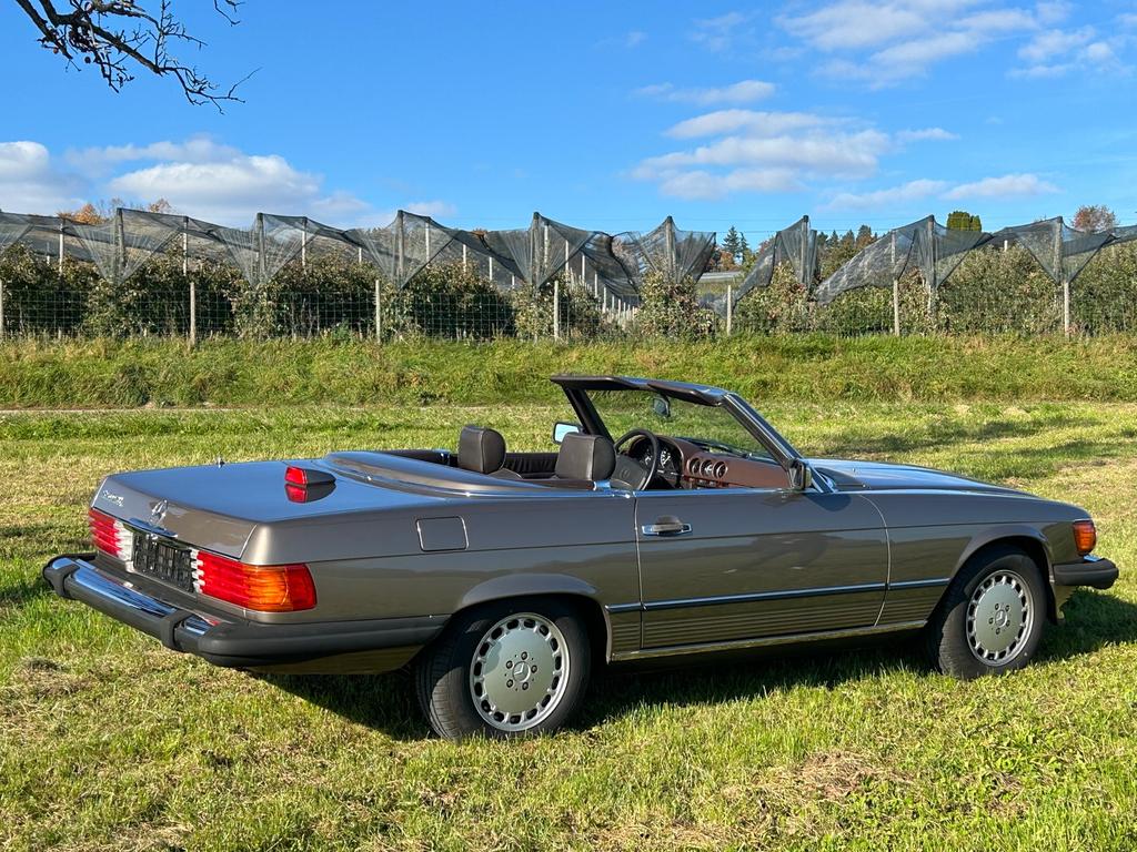 Mercedes-Benz SL 560