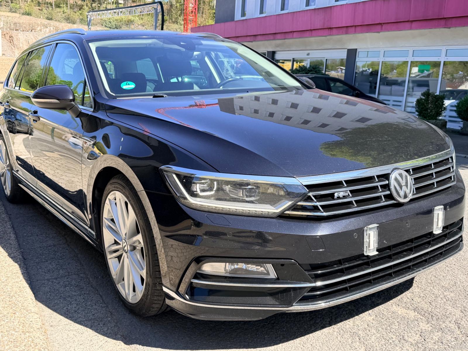 Volkswagen Passat Variant Highline *R-line*Massage*Virtual*