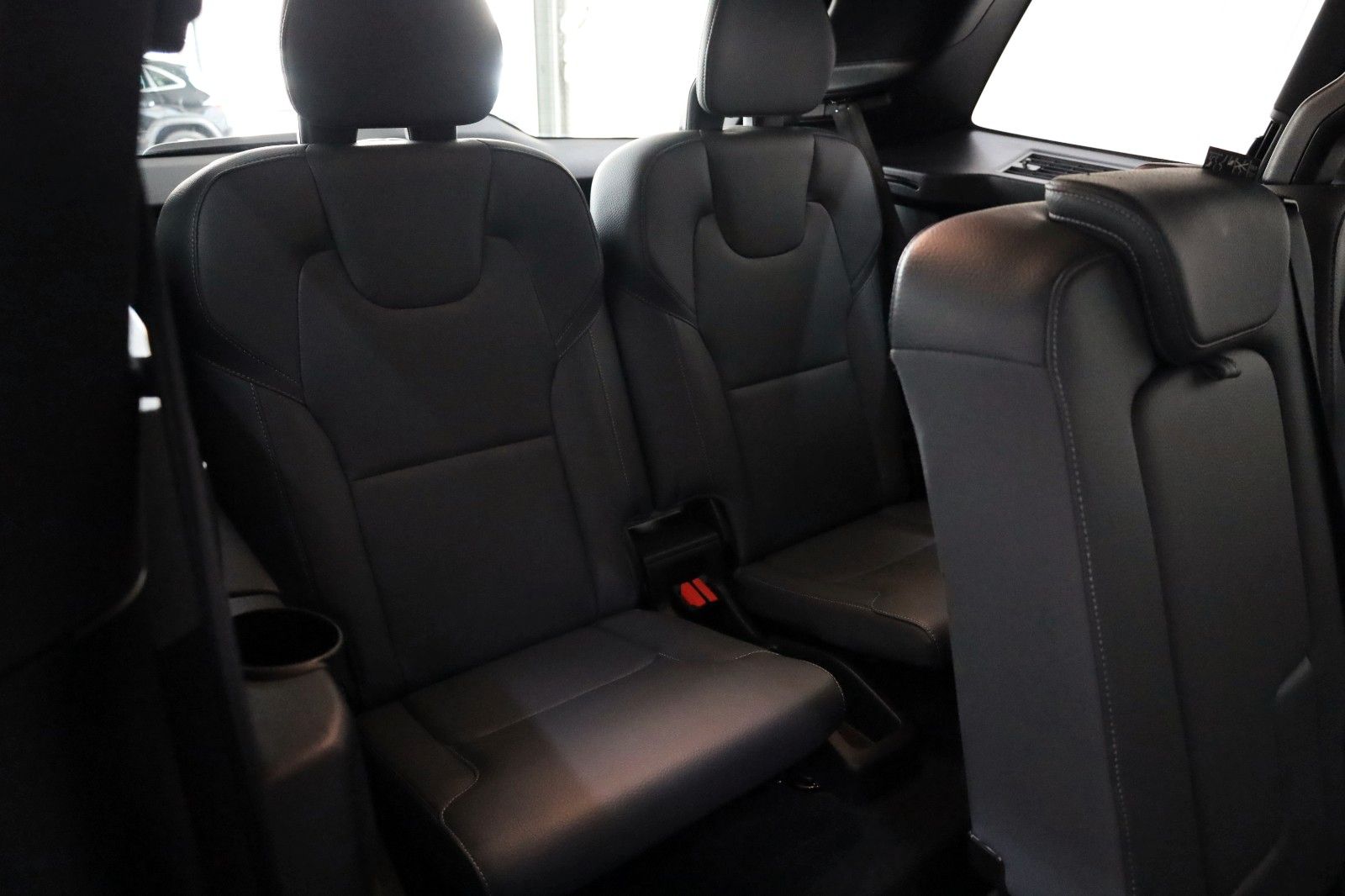 Fahrzeugabbildung Volvo XC90 T8 Inscription Expr.,Navi,360Kam,HUD,7Sitze