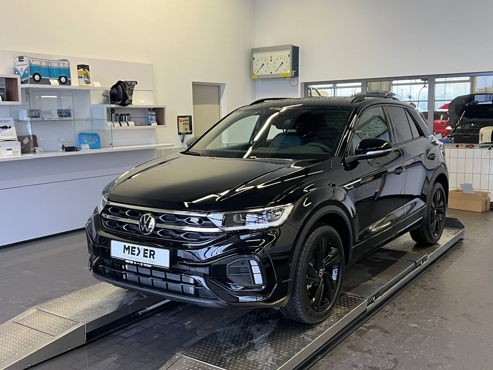 Fahrzeugabbildung Volkswagen T-Roc R-Line 1.5 TSI DSG *Black Style,AHK,Navi*
