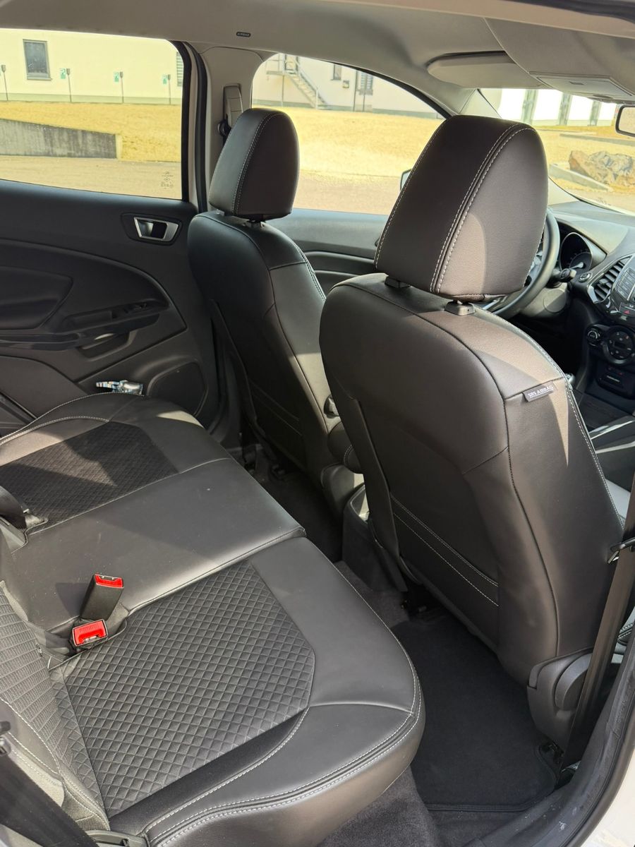 Fahrzeugabbildung Ford EcoSport Titanium 8fach Bereift ALUFelgen