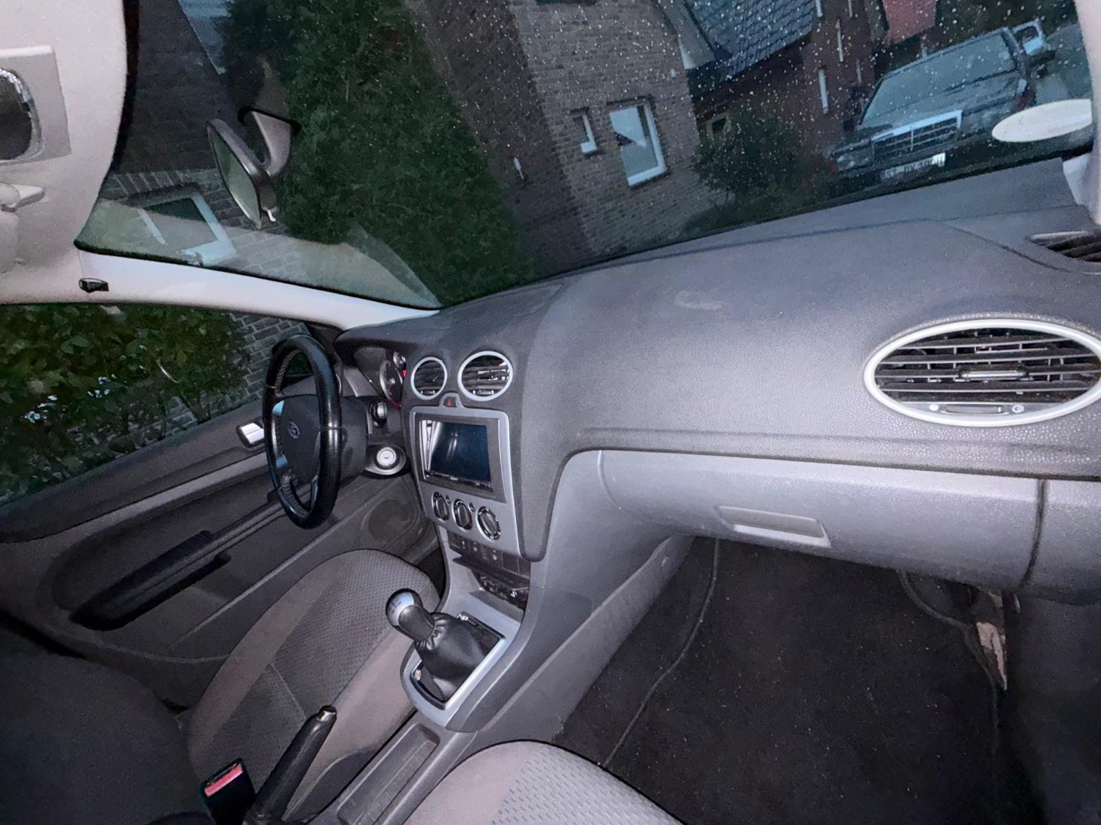Ford Focus 2007 — photo 8
