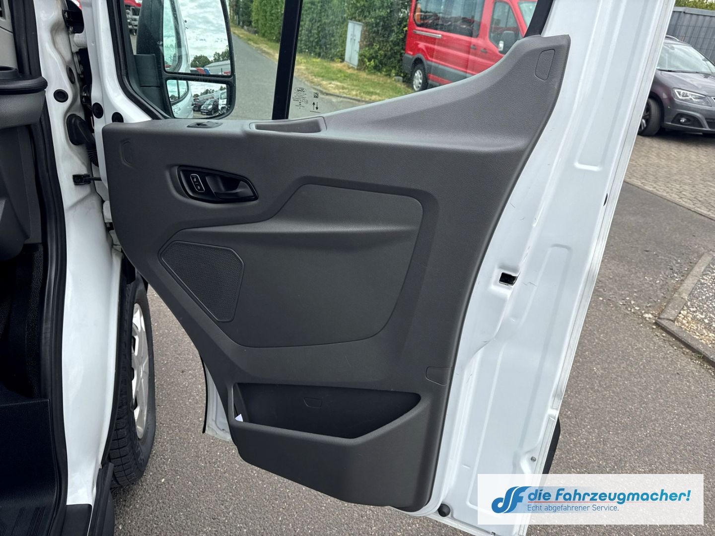 Fahrzeugabbildung Ford Transit Kasten 350 L3 Trend AHK Apple CarPlay *E
