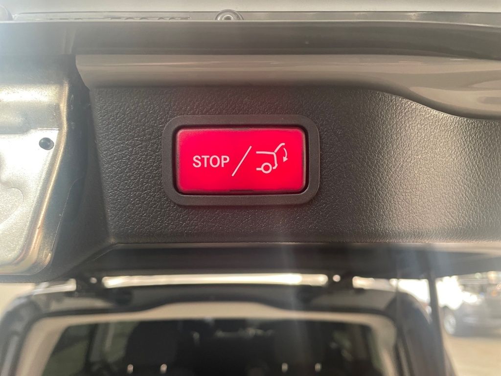 Fahrzeugabbildung Mercedes-Benz V 300 d STYLE lang 7 Sitze 2,5t AHK Sound 360°