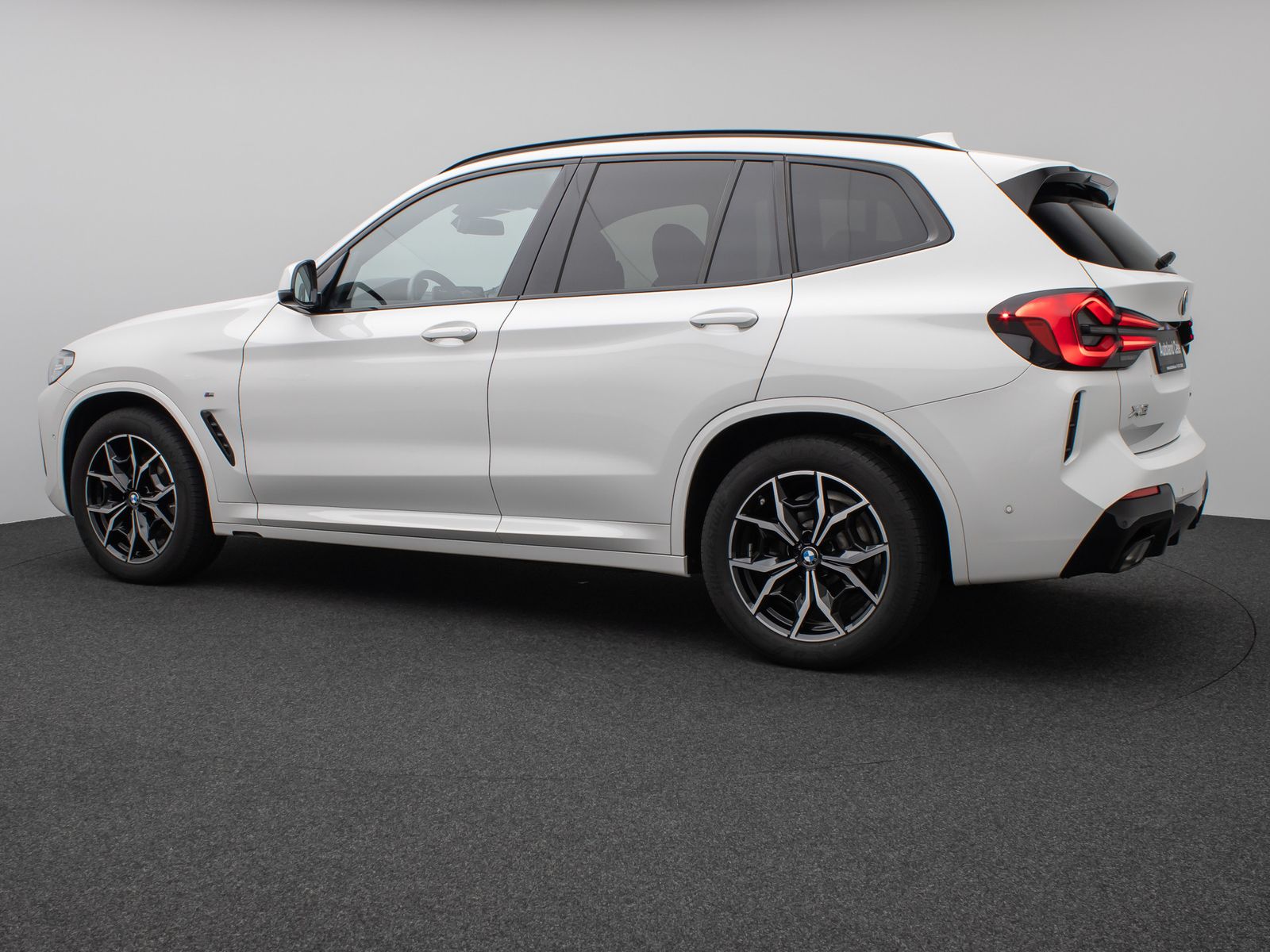 Fahrzeugabbildung BMW X3 xD20d M Sport Kamera DAB HiFi AHK Komfort 19"