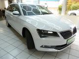 Skoda Superb Combi Style 4x4/2.0 TDI 190 PS DSG/AHK - Skoda Superb aus 2016 mit Diesel-Antrieb: Kombi, 2.0