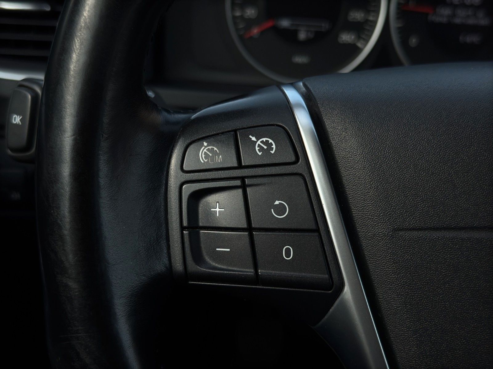 Fahrzeugabbildung Volvo V60 Kombi Ocean Race/Sitzheitzung/