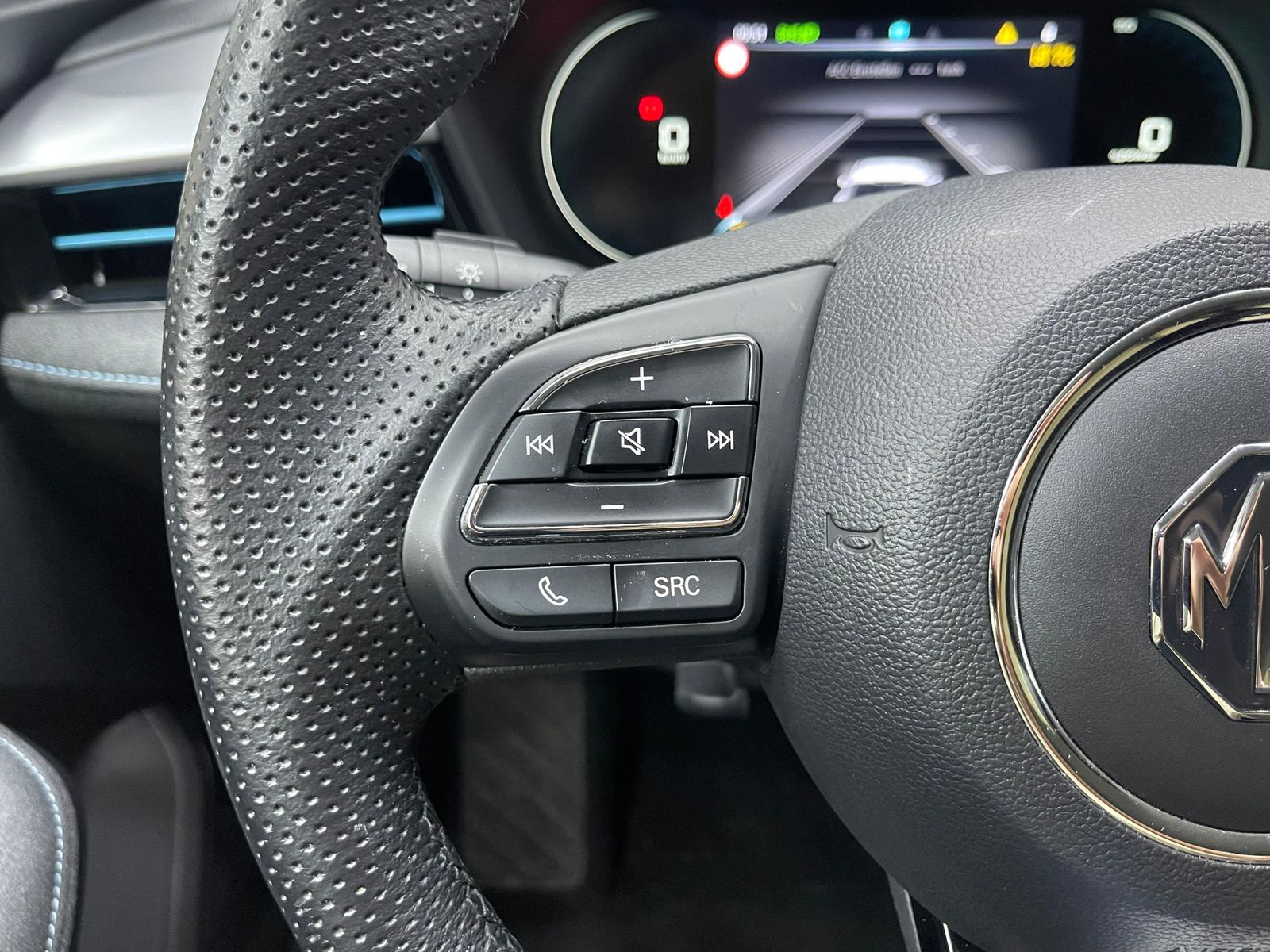 Fahrzeugabbildung MG MG5 61 KWH Luxury NAVI+LED+SHZ+DAB+ACC+360°+DAB+