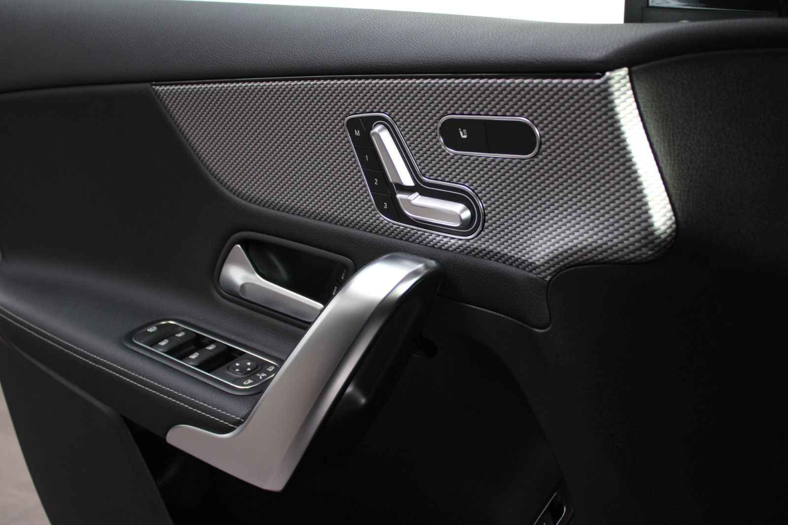 Mercedes-Benz A 250e PROGRESSIVE MBUX NAVI KAMERA LEDER foto 14