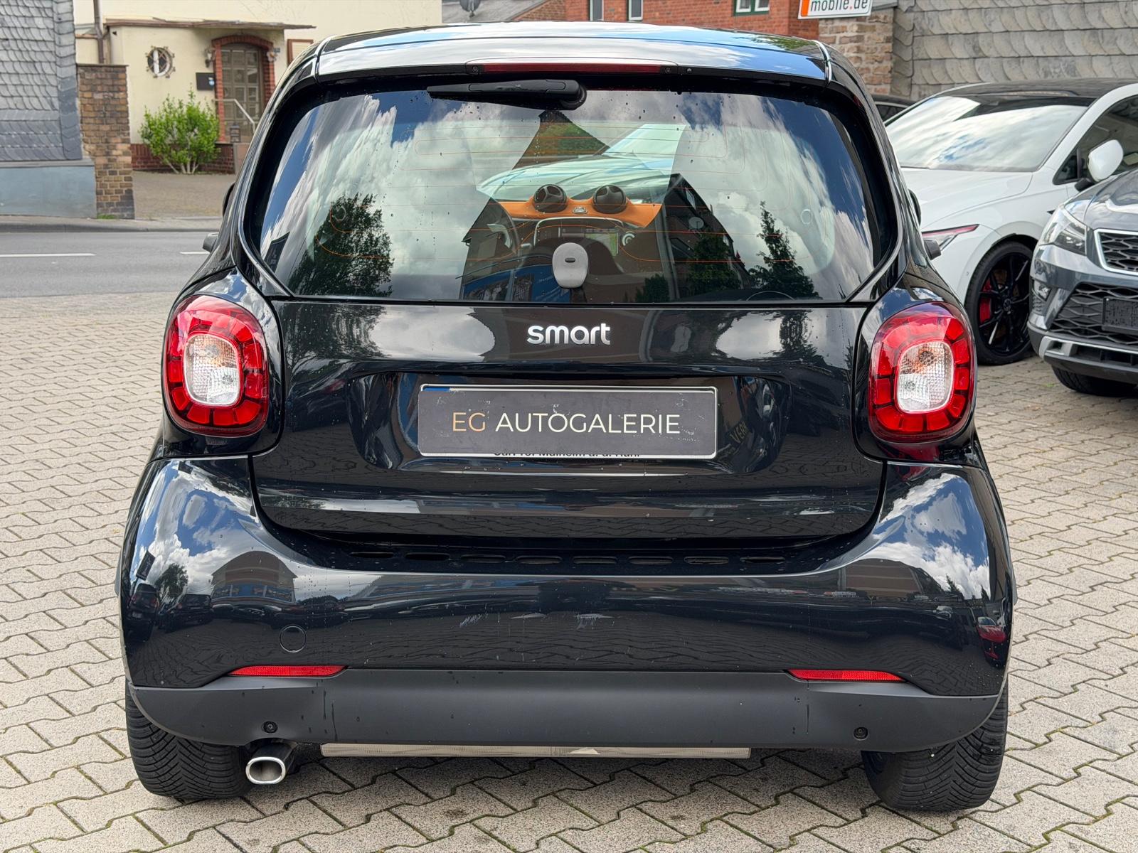 Smart ForTwo coupe 66 kW JBL Pano Navi Autom. Klima