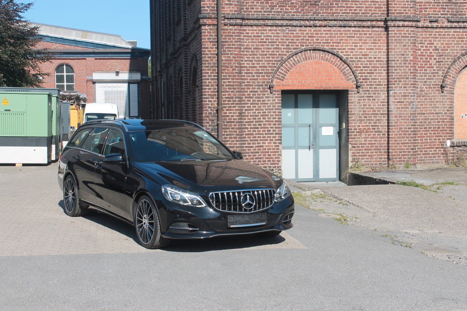 MERCEDES-BENZ E 350 T BlueTec Avantg.*Aut.*LED*Comand*AHK*19"