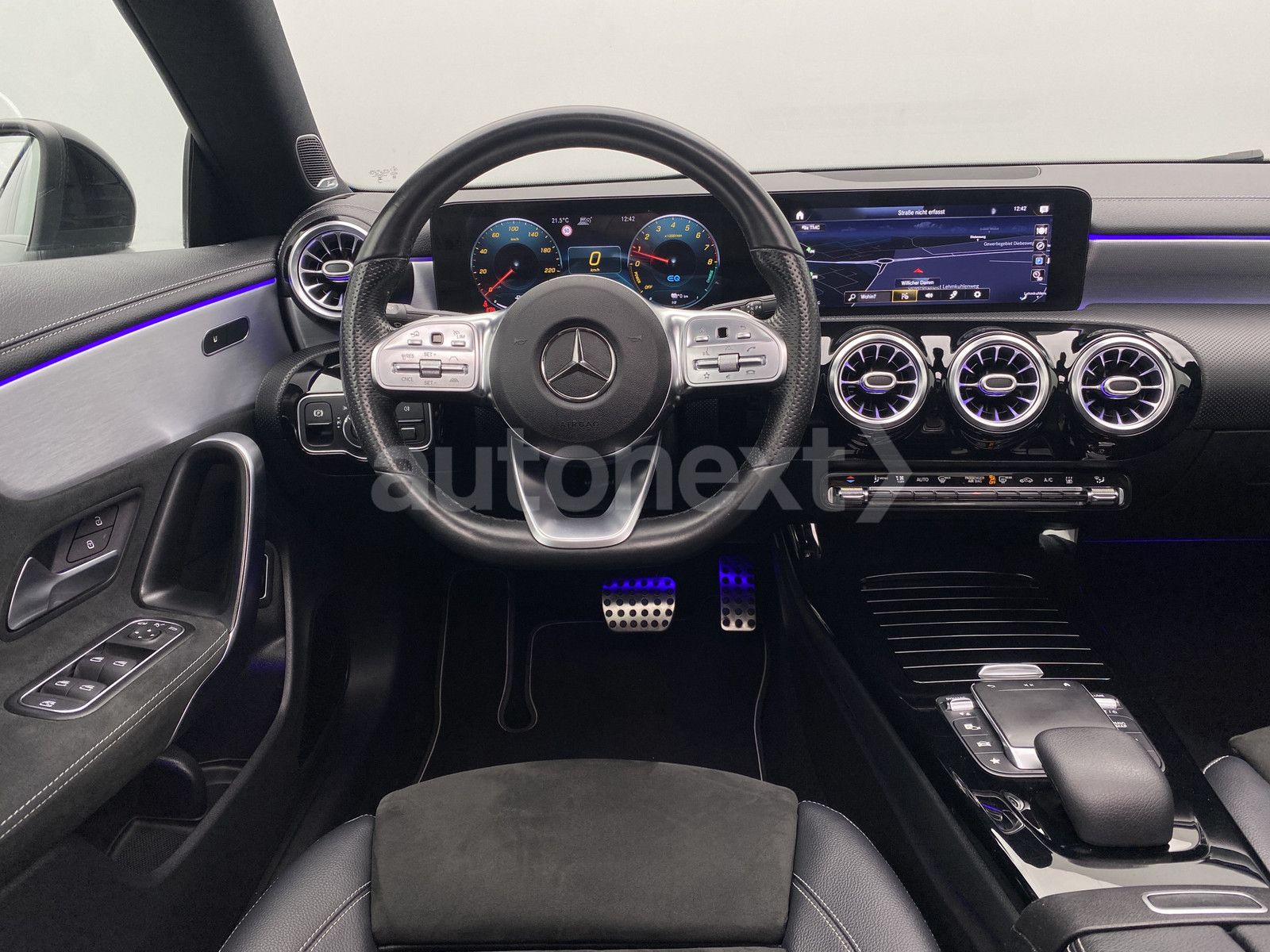 Mercedes-Benz CLA 250e 2x AMG Line Night PANO Edition 2020 foto 2