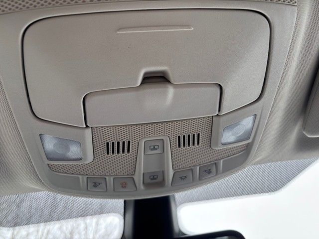 Fahrzeugabbildung Ford S-MAX 2.0Eco Boost Titanium PANO+LED+PARKLENK+AC